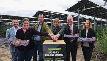 Stefan Busch von B&W Energy, Sophia und Philipp Hoberg, Wirtschaftsministerin Mona Neubaur, Stellvertretender Bürgermeister Jürgen Rühl und Dr. Katharina Schubert, NRW.Energy4Climate (v.l.n.r.)