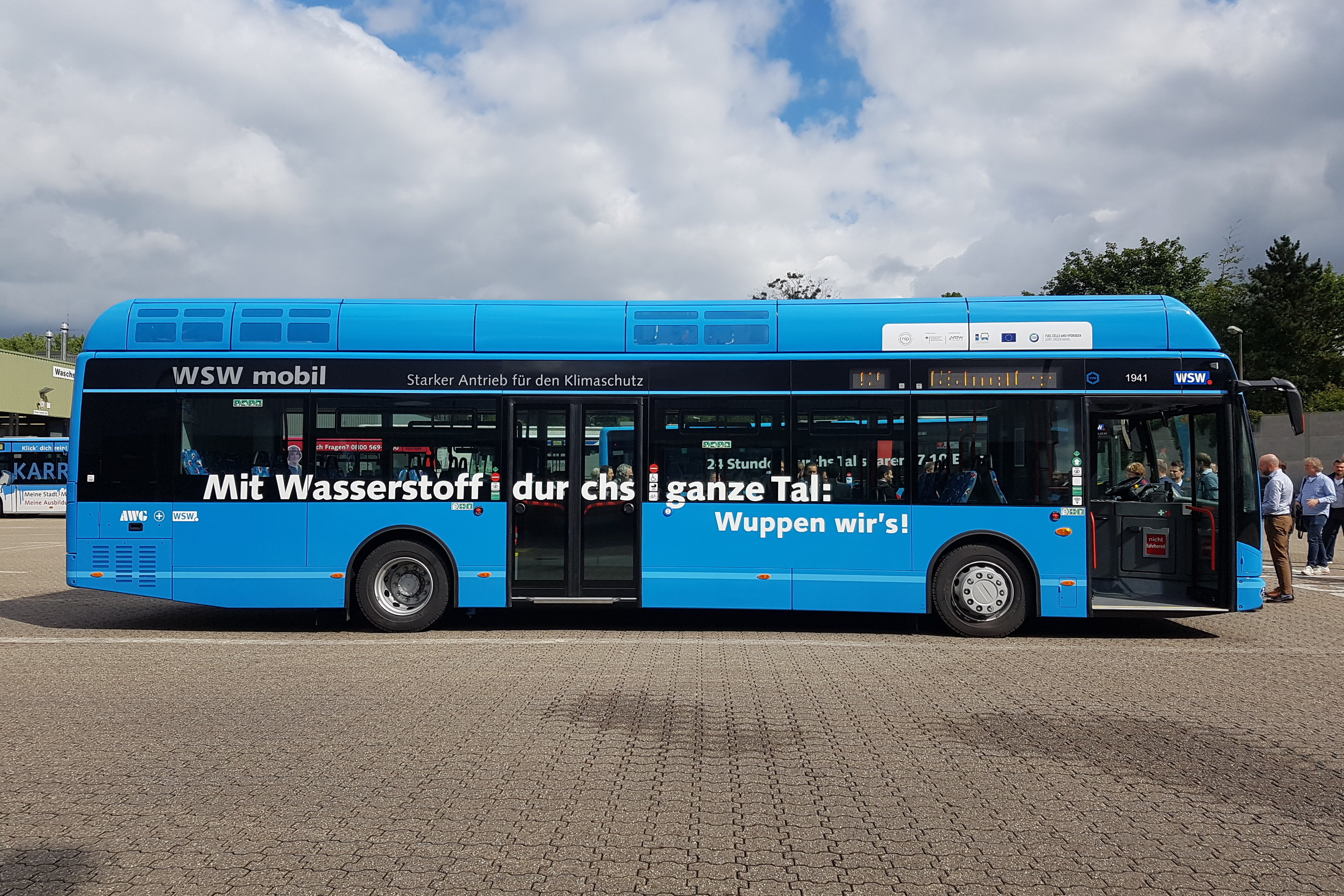 Wasserstoffbetriebener Bus im Wuppertaler ÖPNV